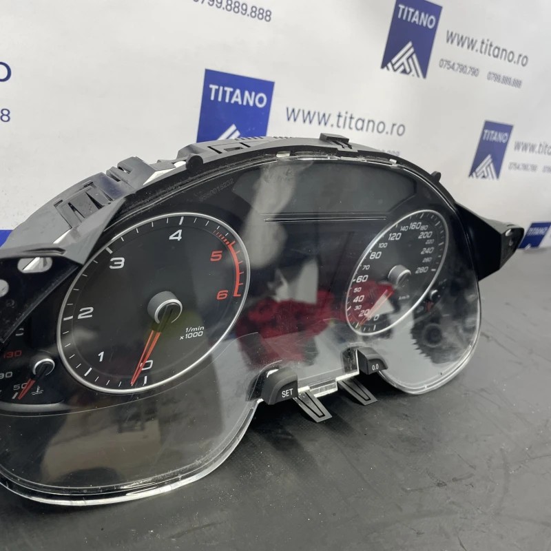 Ceas bord / Audi A4 B8 2013 / Audio si electronice