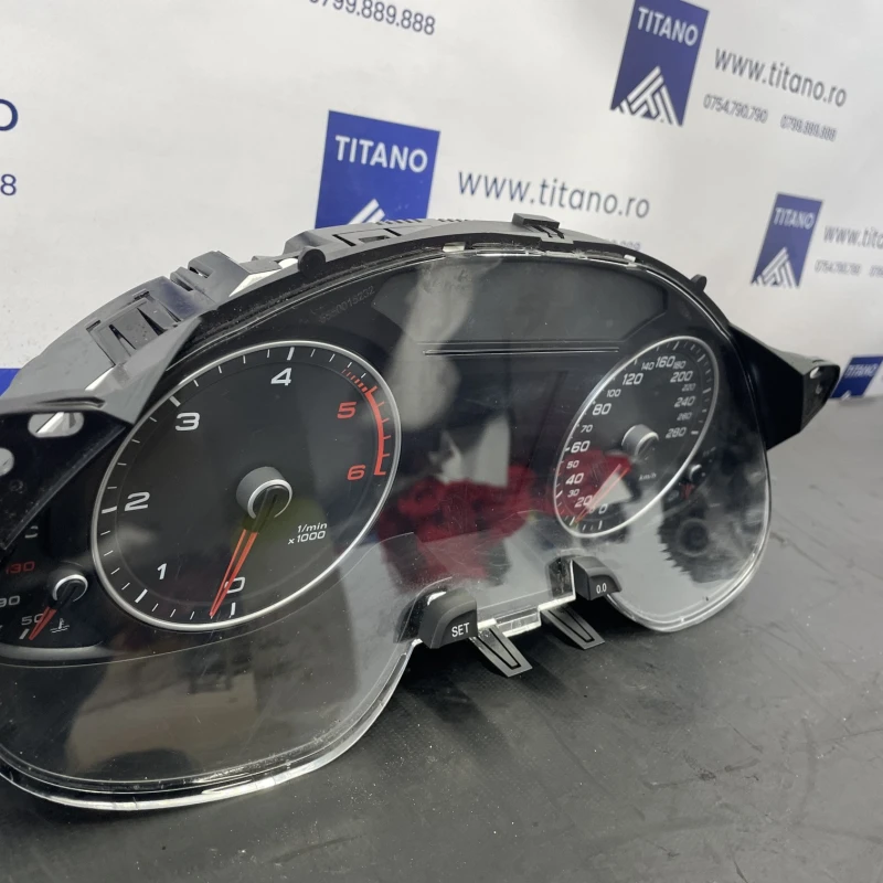 Ceas bord / Audi A4 B8 2013 / Audio si electronice