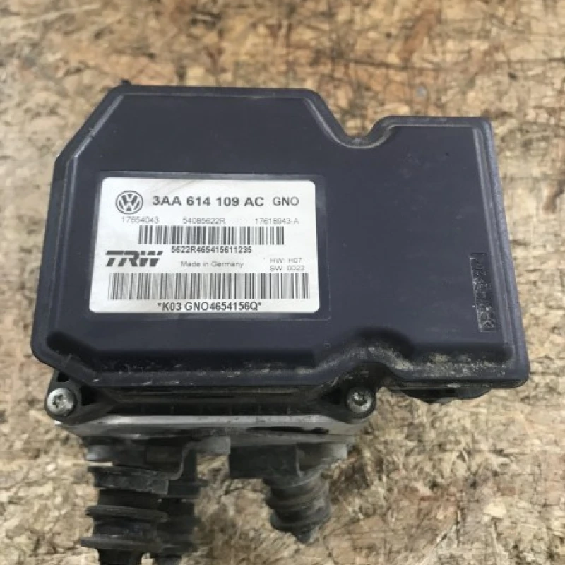 Pompa abs / Volkswagen Passat B7 2012 / Frane