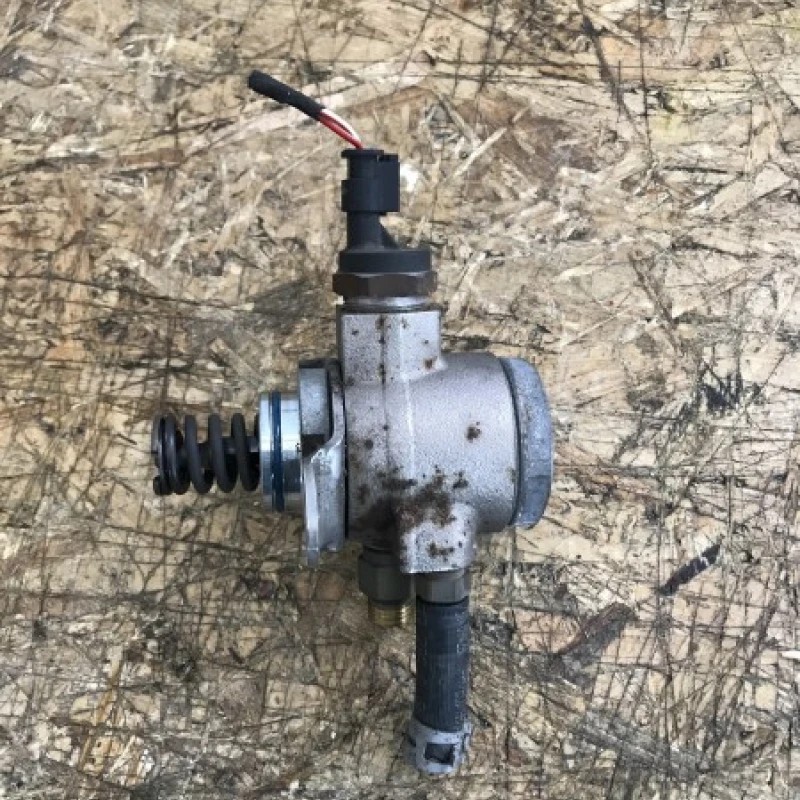 Pompa combustibil / Volkswagen Passat B7 2012 / Motor, racire si evacuare
