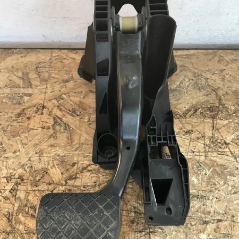 Pedala frana / Volkswagen Golf MK7 2014 / Frane