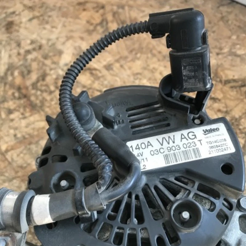 Alternator / Volkswagen Passat B7 2012 / Motor, racire si evacuare