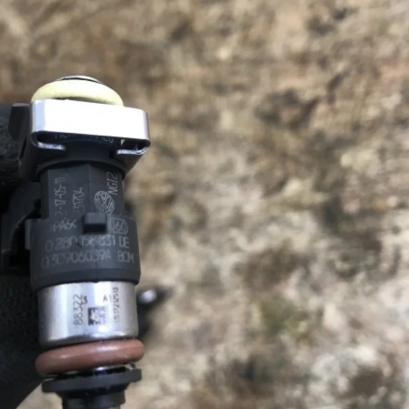 Injector / Volkswagen Passat B7 2012 / Motor, racire si evacuare