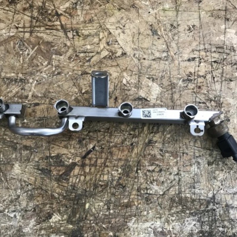 Rampa injectoare cu senzor / Volkswagen Passat B7 2012 / Motor, racire si evacuare