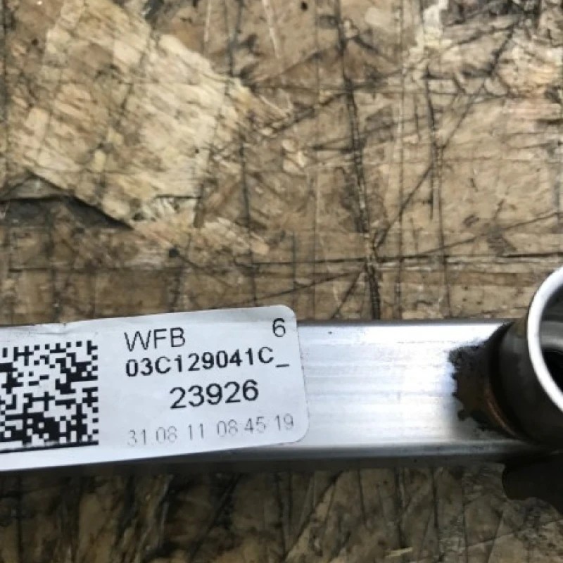 Rampa injectoare cu senzor / Volkswagen Passat B7 2012 / Motor, racire si evacuare