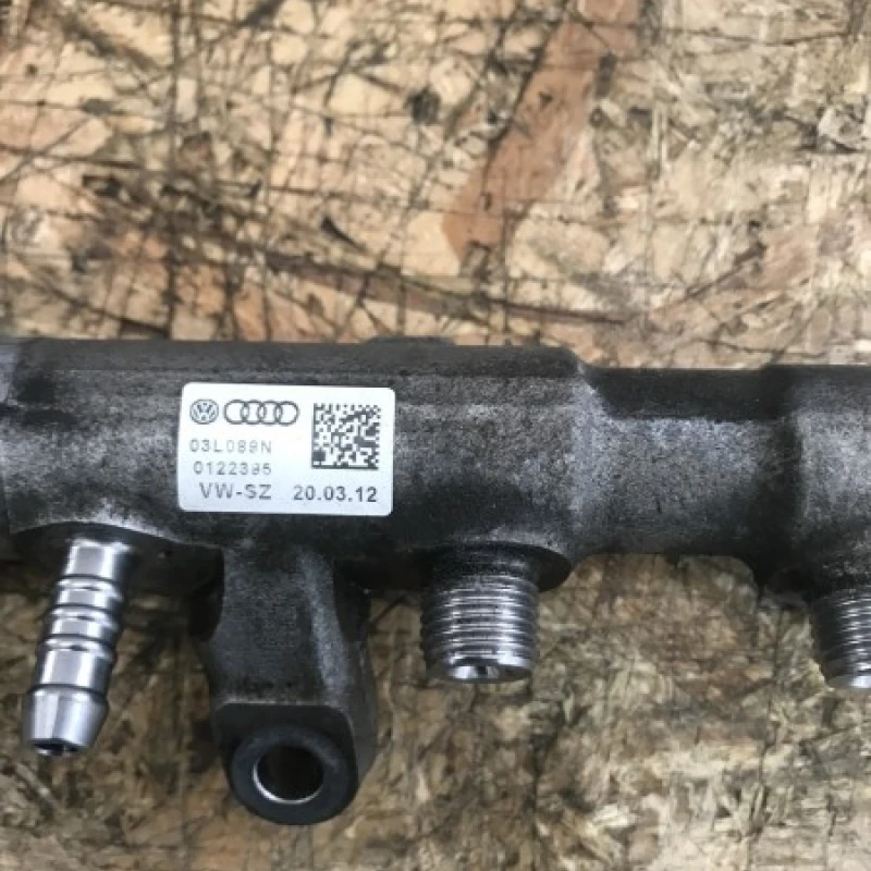 Rampa injectoare cu senzor / Volkswagen Sharan 7N 2012 / Motor, racire si evacuare