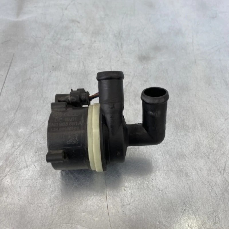 Pompa auxiliara recirculare apa / Volkswagen Tiguan 5N 2011 / Motor, racire si evacuare