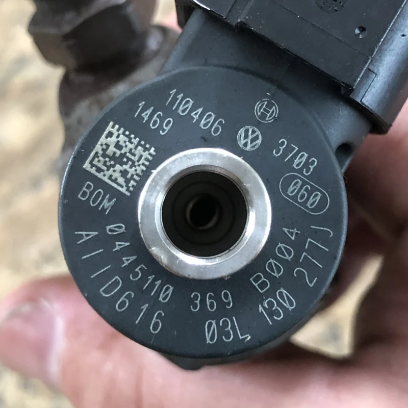 Injector / Volkswagen Tiguan 5N 2011 / Motor, racire si evacuare