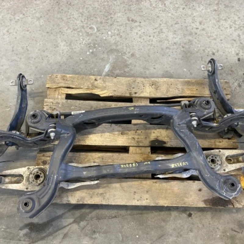 Punte spate / Mercedes-Benz B Class W246 2015 / Directie si suspensie