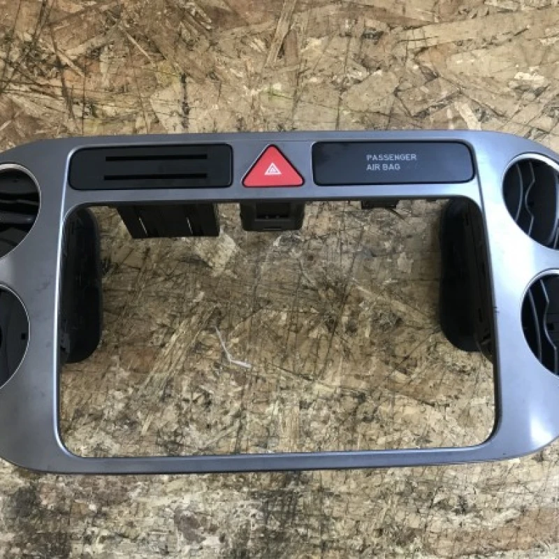 Grila aer bord Volkswagen 