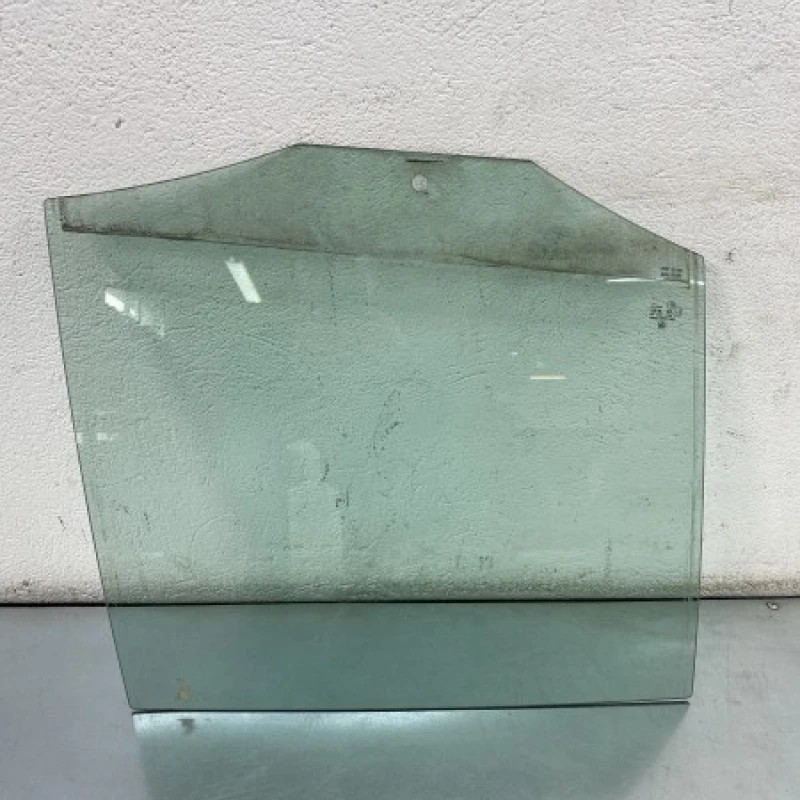 Geam dreapta spate / Volkswagen Tiguan 5N 2011 / Caroserie, oglinzi si faruri