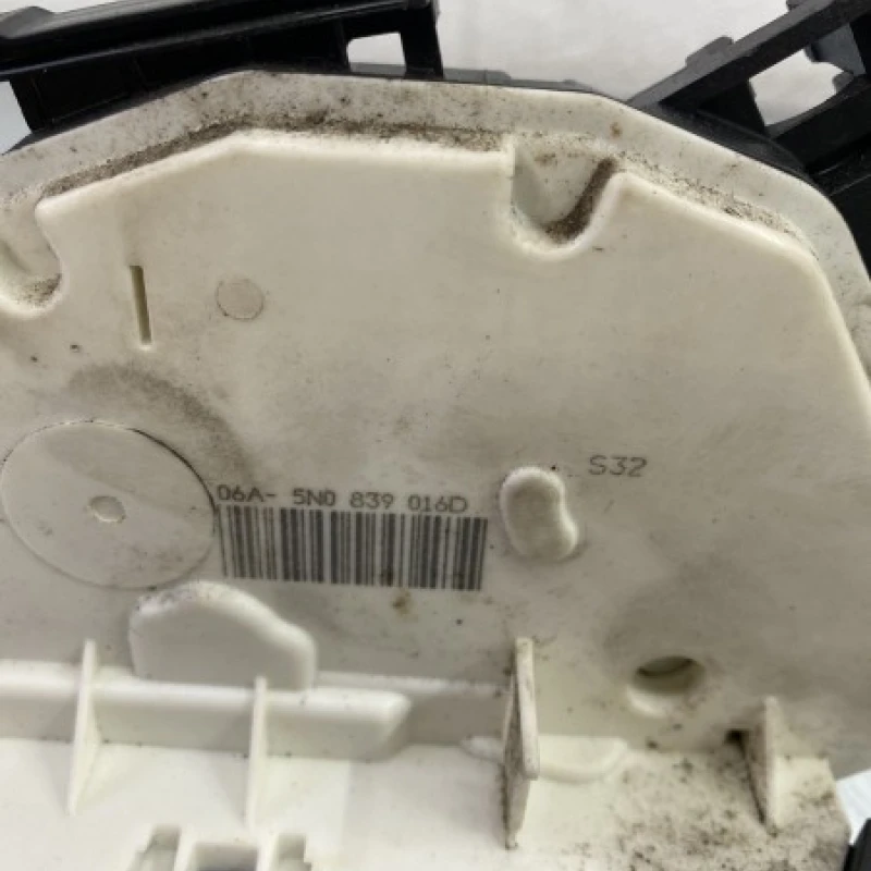 Iala broasca usa dreapta spate / Volkswagen Tiguan 5N 2011 / Caroserie, oglinzi si faruri