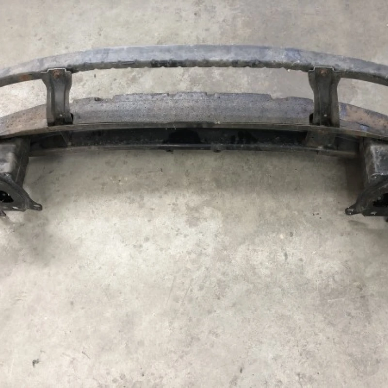 Armatura intaritura bara fata / Volkswagen Passat B6 2006 / Altele