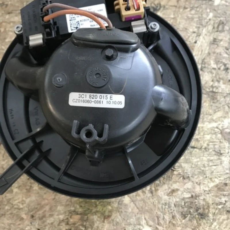 Ventilator bord / Volkswagen Passat B6 2006 / Interior