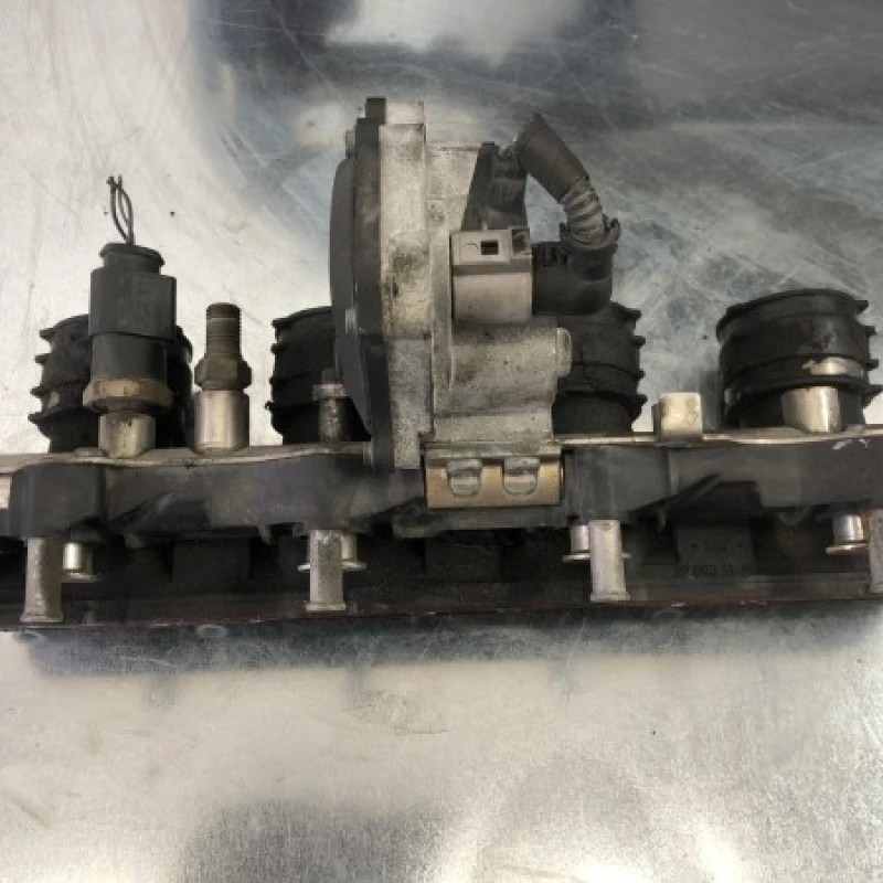 Clapeta galerie de admisie / Volkswagen Passat B6 2006 / Motor, racire si evacuare