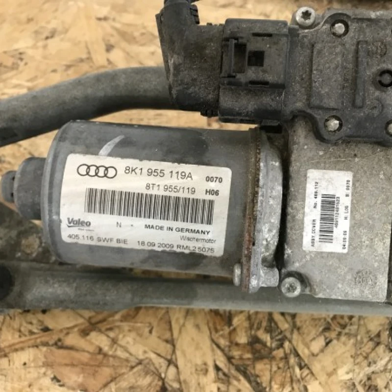Ansamblu stergatoare / Audi A4 B8 2010 / Caroserie, oglinzi si faruri