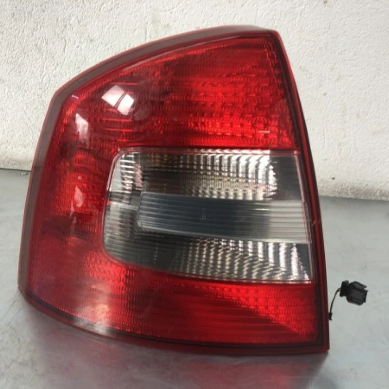 Stop stanga Skoda 