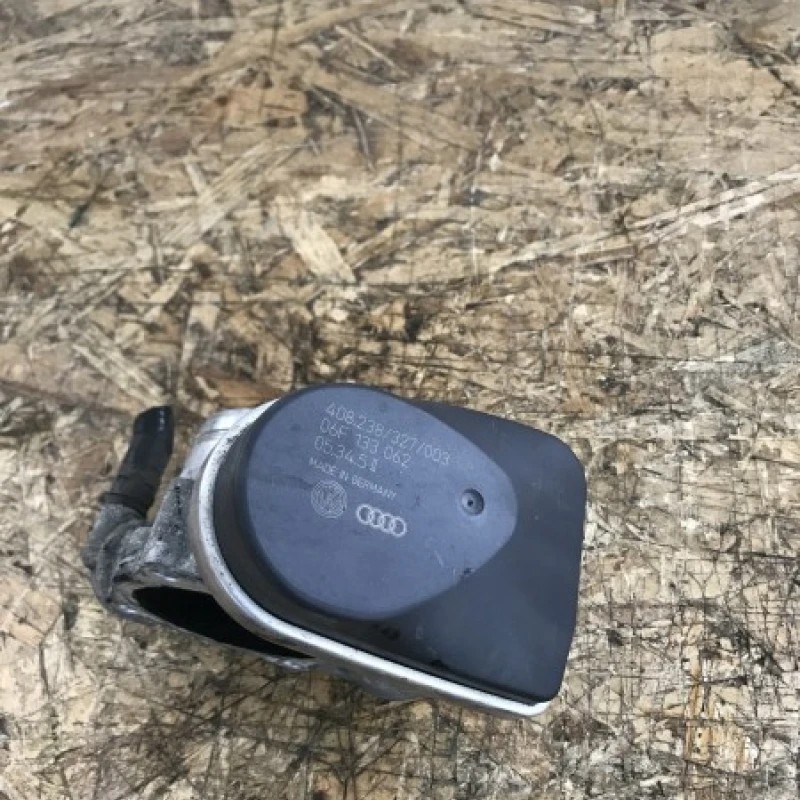 Clapeta acceleratie / Audi A4 B8 2010 / Motor, racire si evacuare