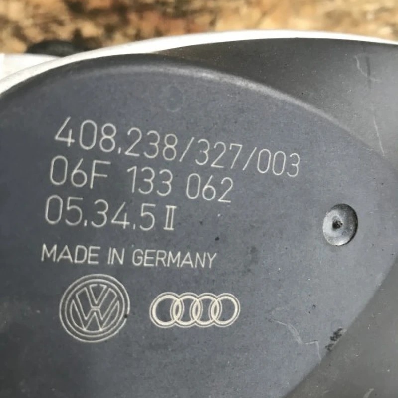 Clapeta acceleratie / Audi A4 B8 2010 / Motor, racire si evacuare