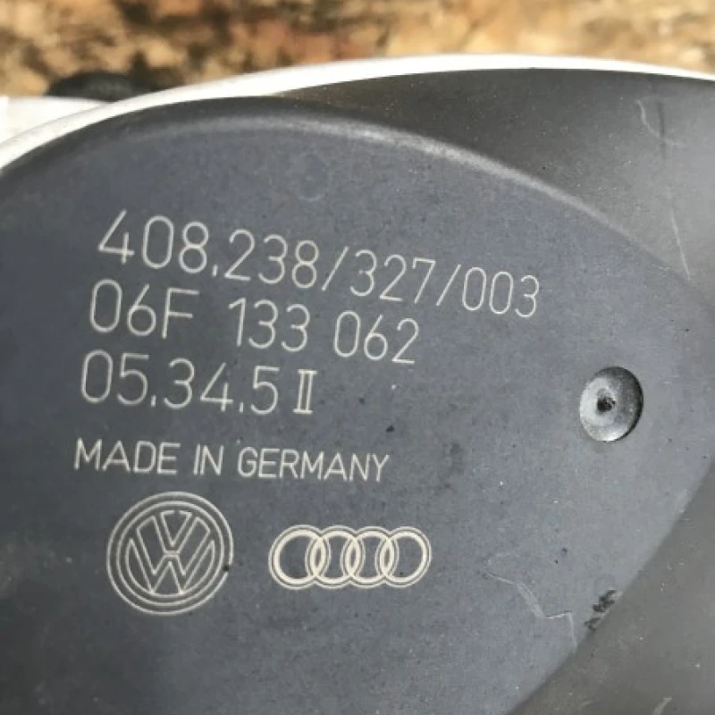Clapeta acceleratie / Audi A4 B8 2010 / Motor, racire si evacuare
