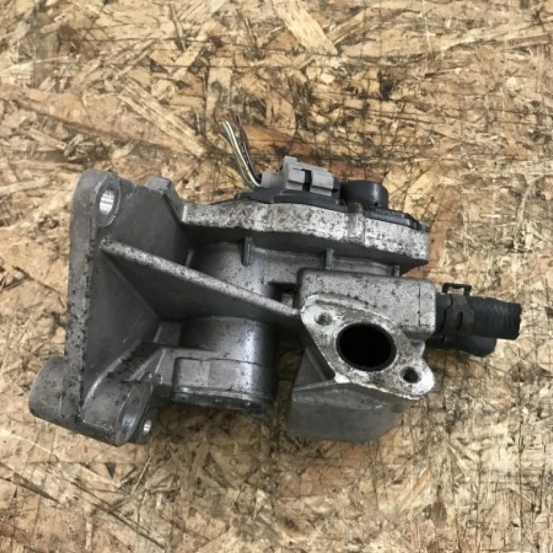Supapa EGR / Volkswagen Passat B6 2006 / Caroserie, oglinzi si faruri