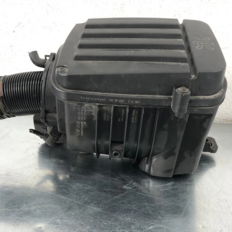 Carcasa filtru aer / Volkswagen Passat B6 2006 / Motor, racire si evacuare