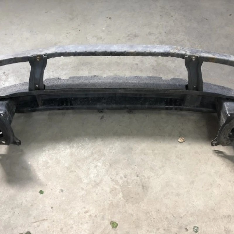 Intaritura armatura bara fata / Volkswagen Passat B6 2006 / Caroserie, oglinzi si faruri