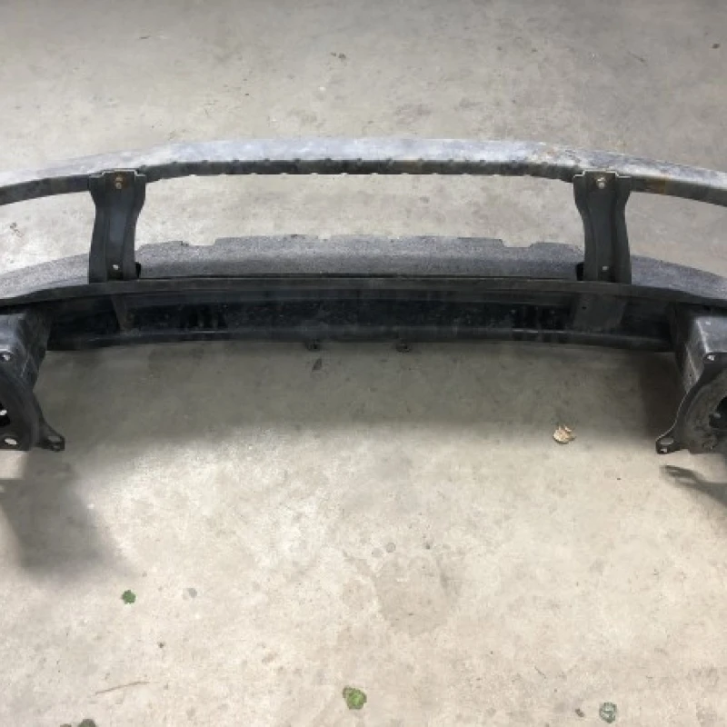 Intaritura armatura bara fata / Volkswagen Passat B6 2006 / Caroserie, oglinzi si faruri