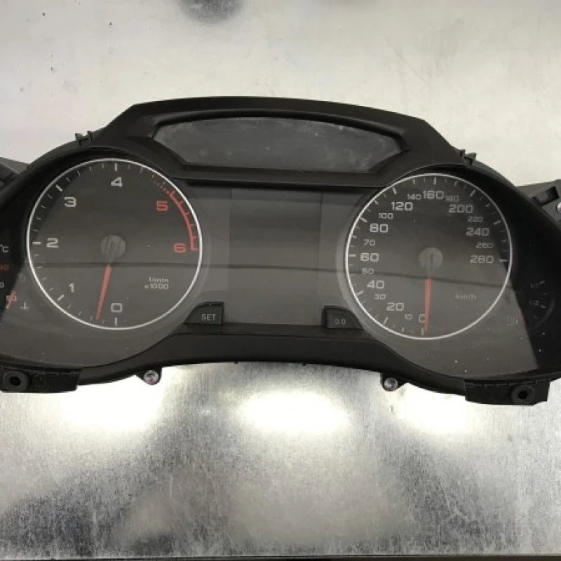 Ceas bord Audi 