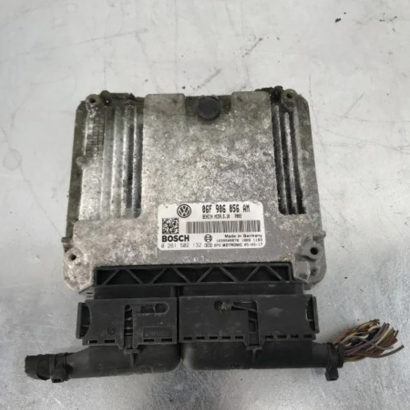Calculator motor ECU / Volkswagen Passat B6 2006 / Audio si electronice