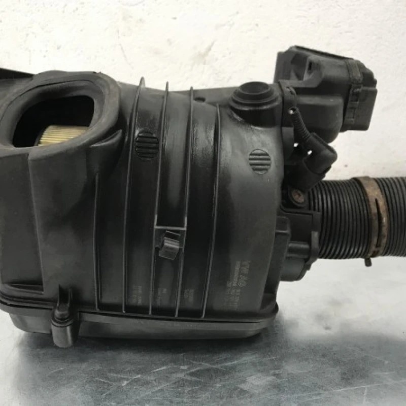 Carcasa filtru aer / Volkswagen Passat B6 2006 / Motor, racire si evacuare