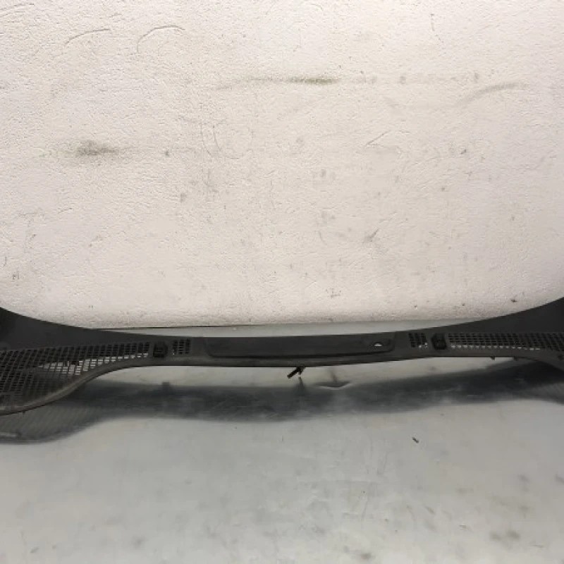 Grila stergatoare / Skoda Octavia 2 1Z 2013 / Caroserie, oglinzi si faruri