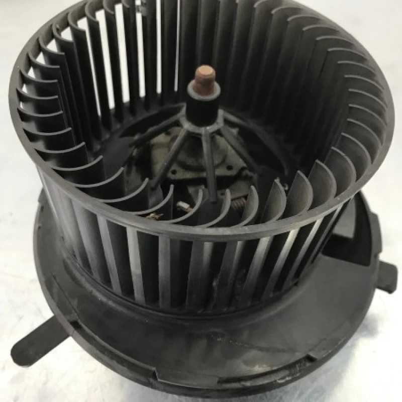 Ventilator bord habitaclu / Volkswagen Golf MK6 2012 / Interior