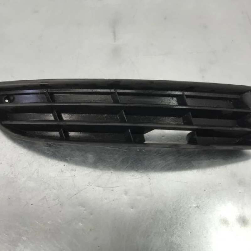 Grila proiector dreapta Volkswagen 