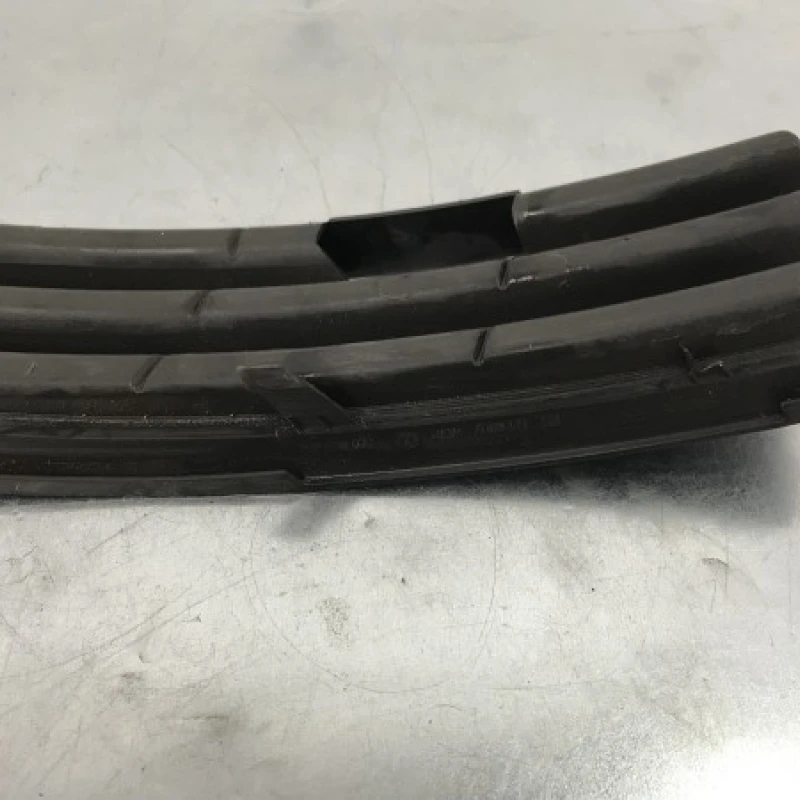 Grila proiector dreapta / Volkswagen Passat B6 2006 / Caroserie, oglinzi si faruri