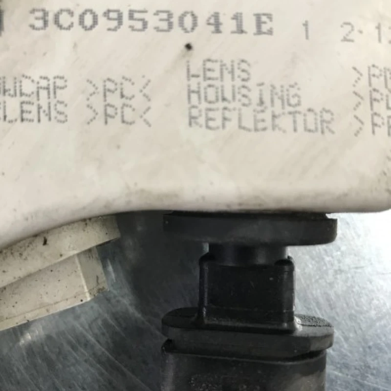 Semnalizare bara fata stanga / Volkswagen Passat B6 2006 / Altele