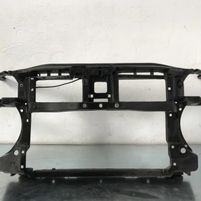 Trager radiatoare / Volkswagen Passat B6 2006 / Caroserie, oglinzi si faruri