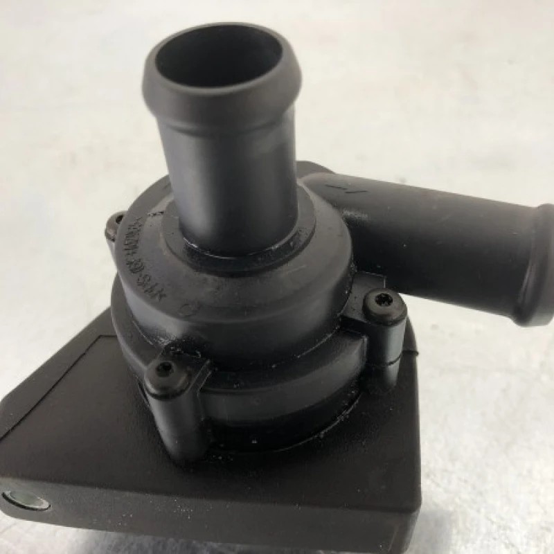 Pompa apa / Volkswagen Golf MK6 2010 / Motor, racire si evacuare