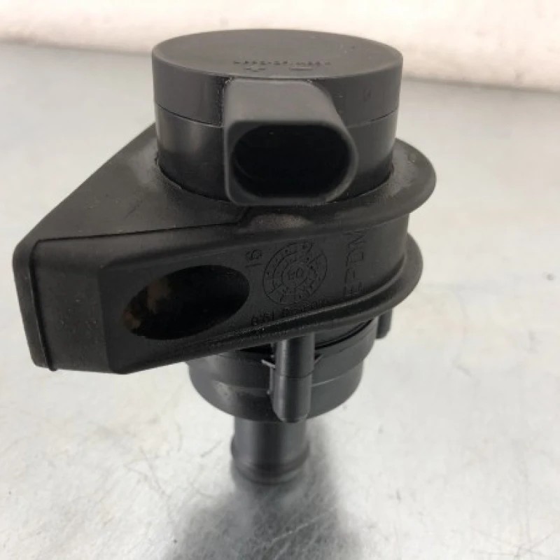 Pompa apa / Volkswagen Golf MK6 2010 / Motor, racire si evacuare