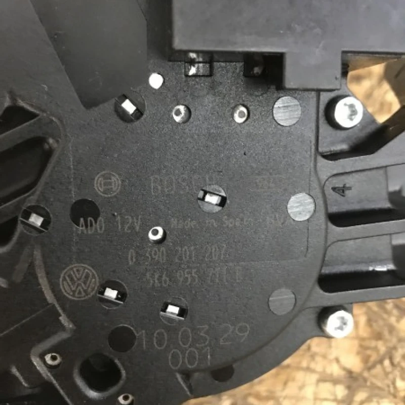 Motoras stergator haion / Volkswagen Polo 6R 2010 / Caroserie, oglinzi si faruri