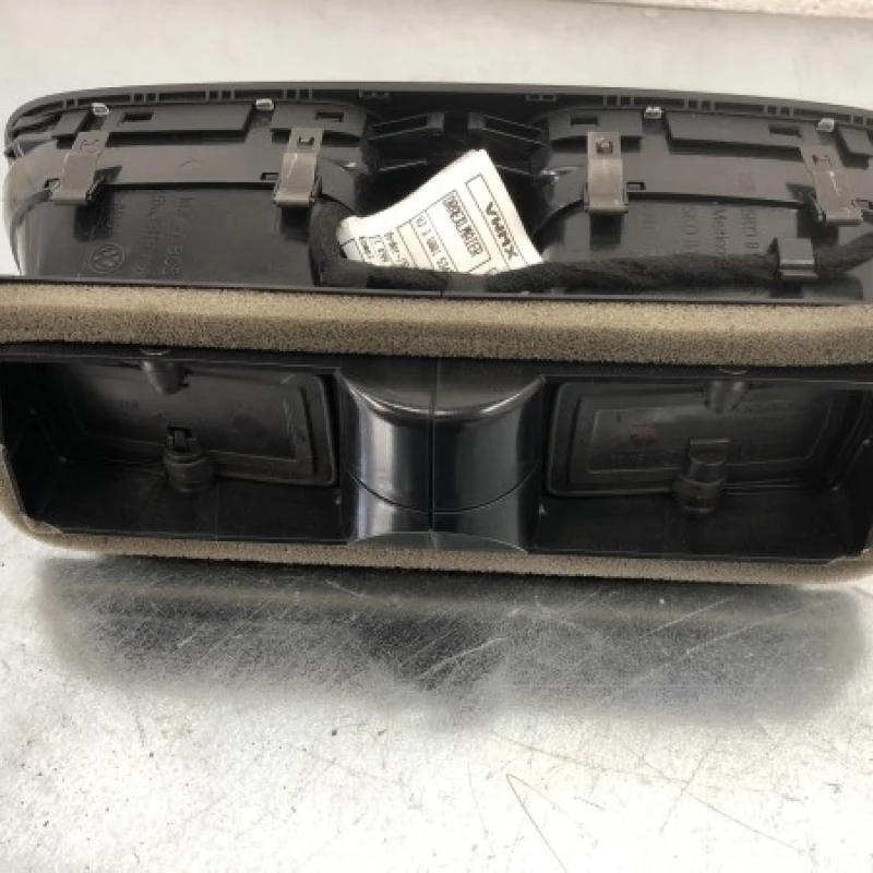 Grile ventilatie bord / Volkswagen Golf MK6 2010 / Interior
