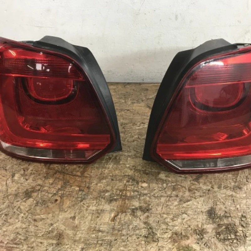 Stop dreapta / Volkswagen Polo 6R 2010 / Caroserie, oglinzi si faruri