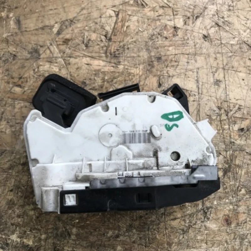 Iala încuietoare usa dreapta spate / Volkswagen Polo 6R 2010 / Caroserie, oglinzi si faruri