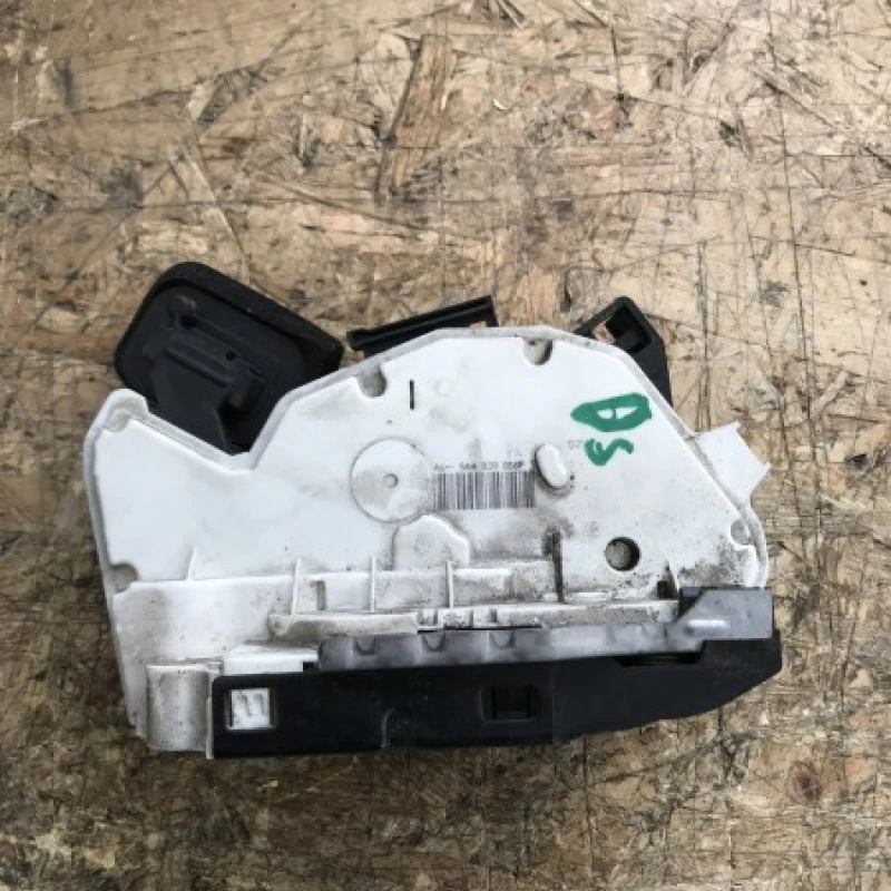 Iala încuietoare usa dreapta spate / Volkswagen Polo 6R 2010 / Caroserie, oglinzi si faruri
