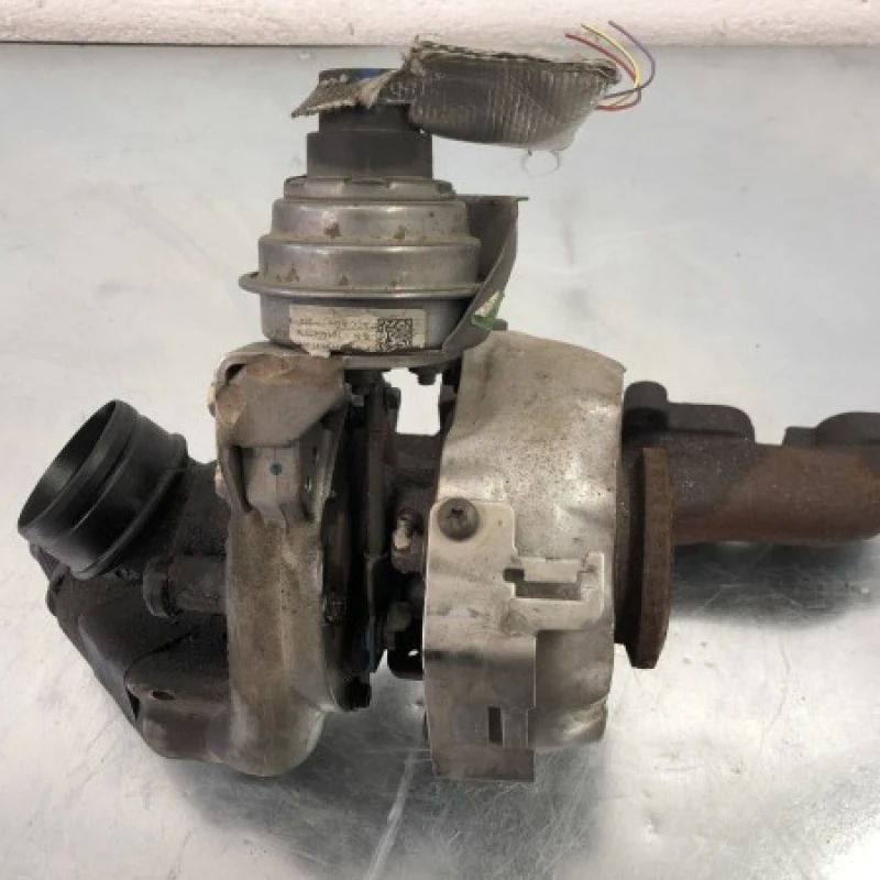 Turbosuflanta / Volkswagen Golf MK6 2011 / Motor, racire si evacuare