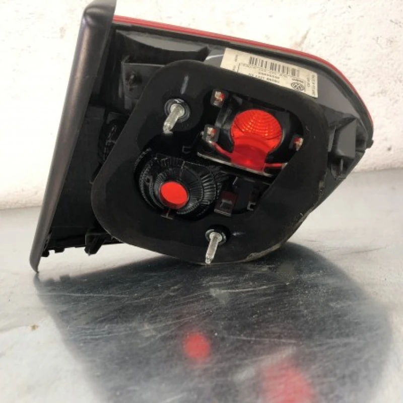 Stop stanga haion / Volkswagen Golf MK6 2011 / Altele