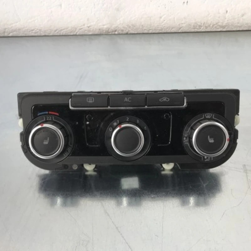 Panou clima / Volkswagen Golf MK6 2011 / Caroserie, oglinzi si faruri