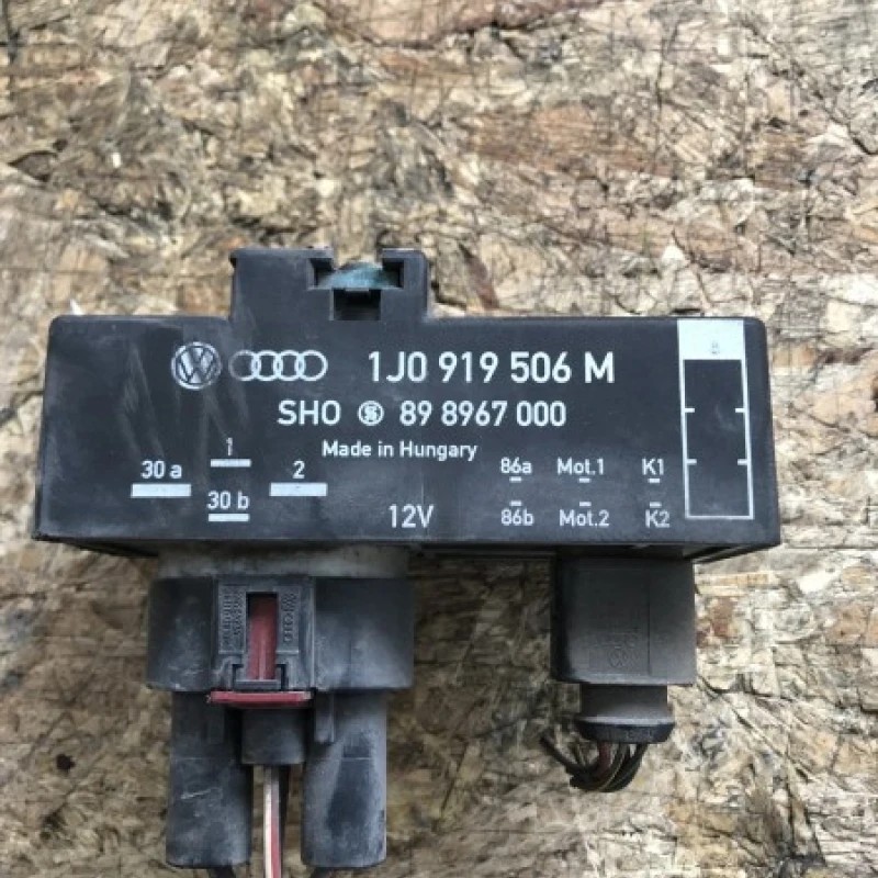 Releu ventilator Volkswagen Golf MK6 2009