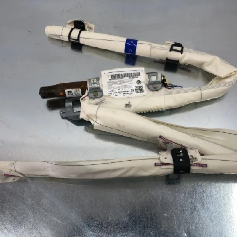 Airbag cortina dreapta / Volkswagen Golf MK6 2009 / Interior