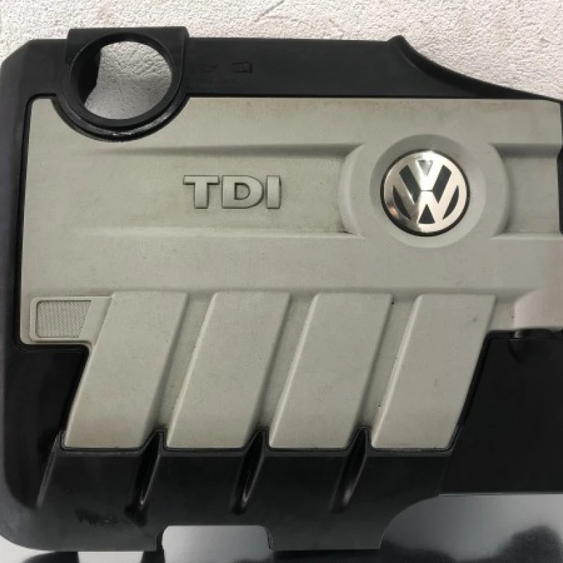 Capac motor / Volkswagen Golf MK6 2009 / Caroserie, oglinzi si faruri